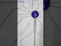 저를 따라와 전시장을 방문하세요