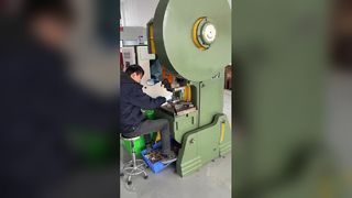 활발한 샘물 디스케일러 칩이 만들어지는 방법
